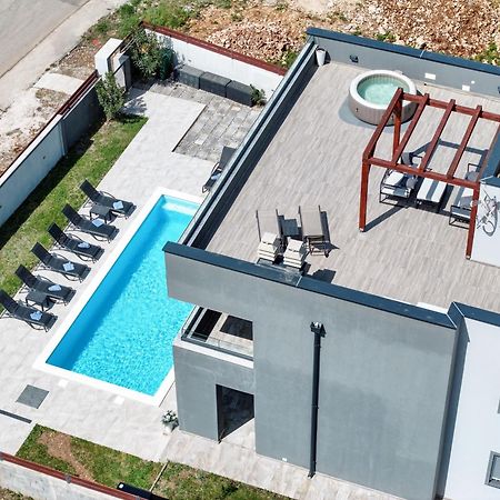 Villa Tia With Heated Pool & Jacuzzi Murvica  Buitenkant foto