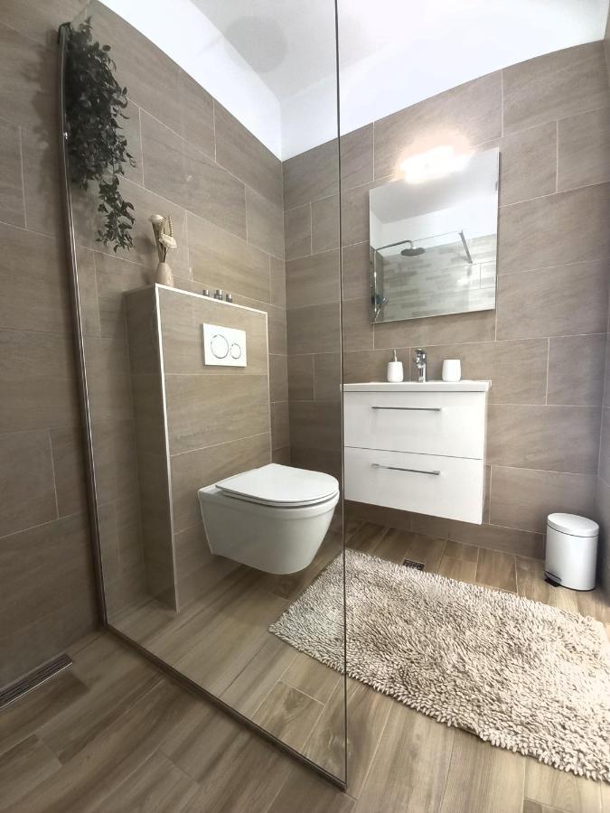Villa Tia With Heated Pool & Jacuzzi Murvica  Buitenkant foto
