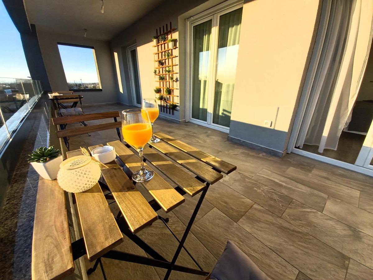 Villa Tia With Heated Pool & Jacuzzi Murvica  Buitenkant foto