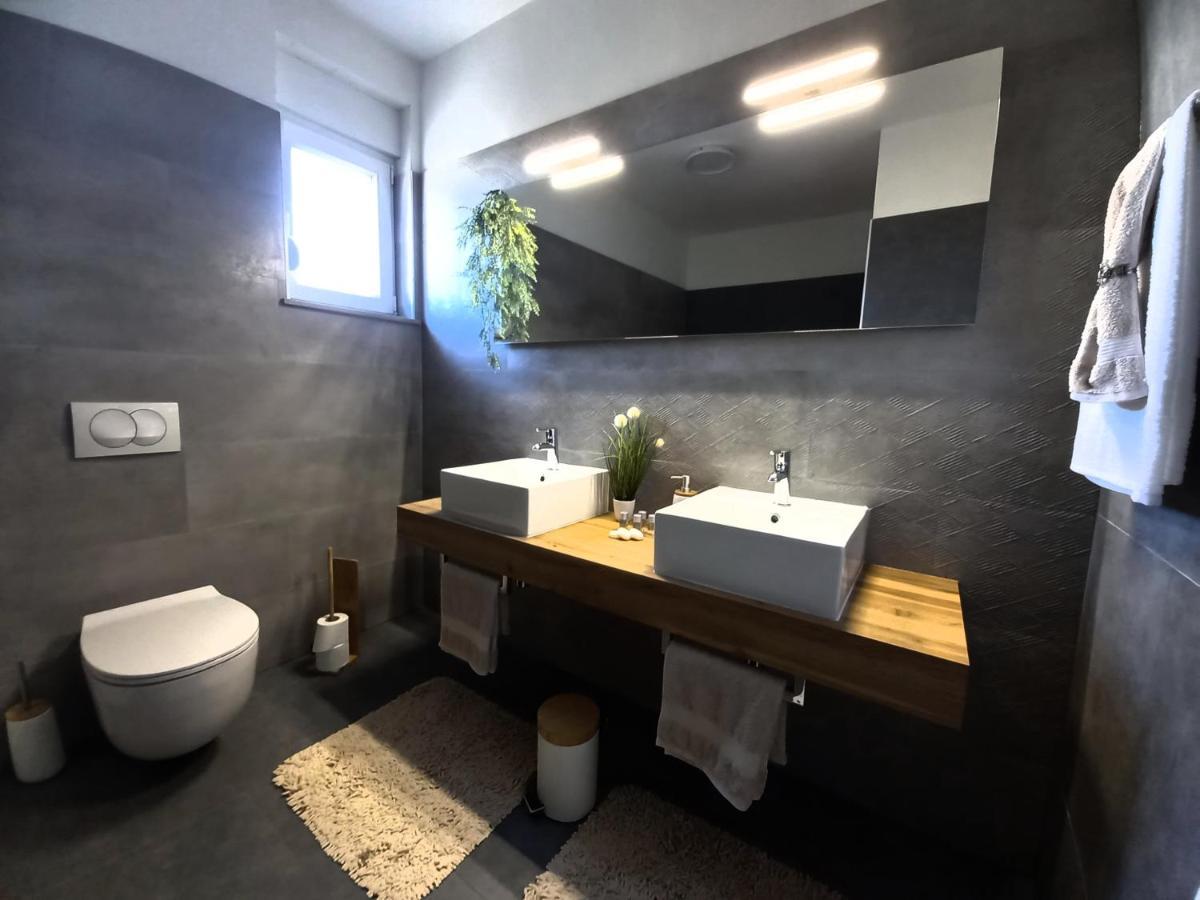 Villa Tia With Heated Pool & Jacuzzi Murvica  Buitenkant foto