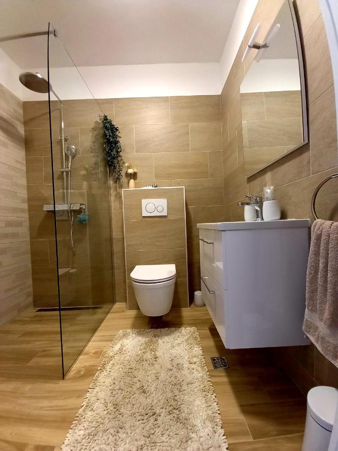 Villa Tia With Heated Pool & Jacuzzi Murvica  Buitenkant foto