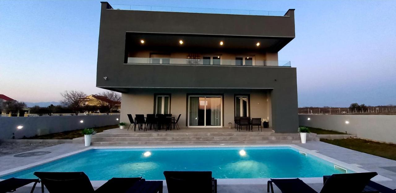 Villa Tia With Heated Pool & Jacuzzi Murvica  Buitenkant foto
