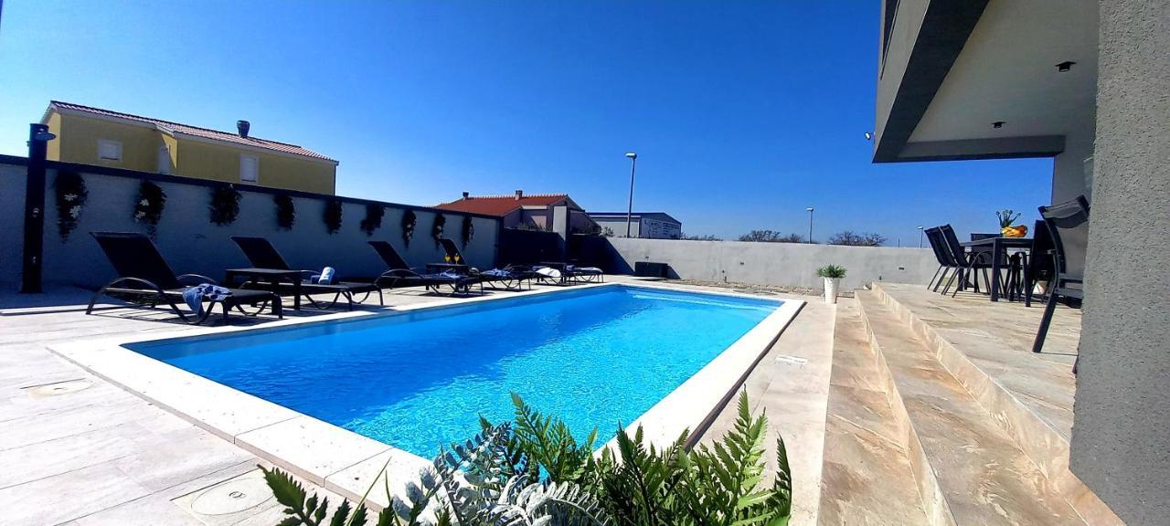 Villa Tia With Heated Pool & Jacuzzi Murvica  Buitenkant foto