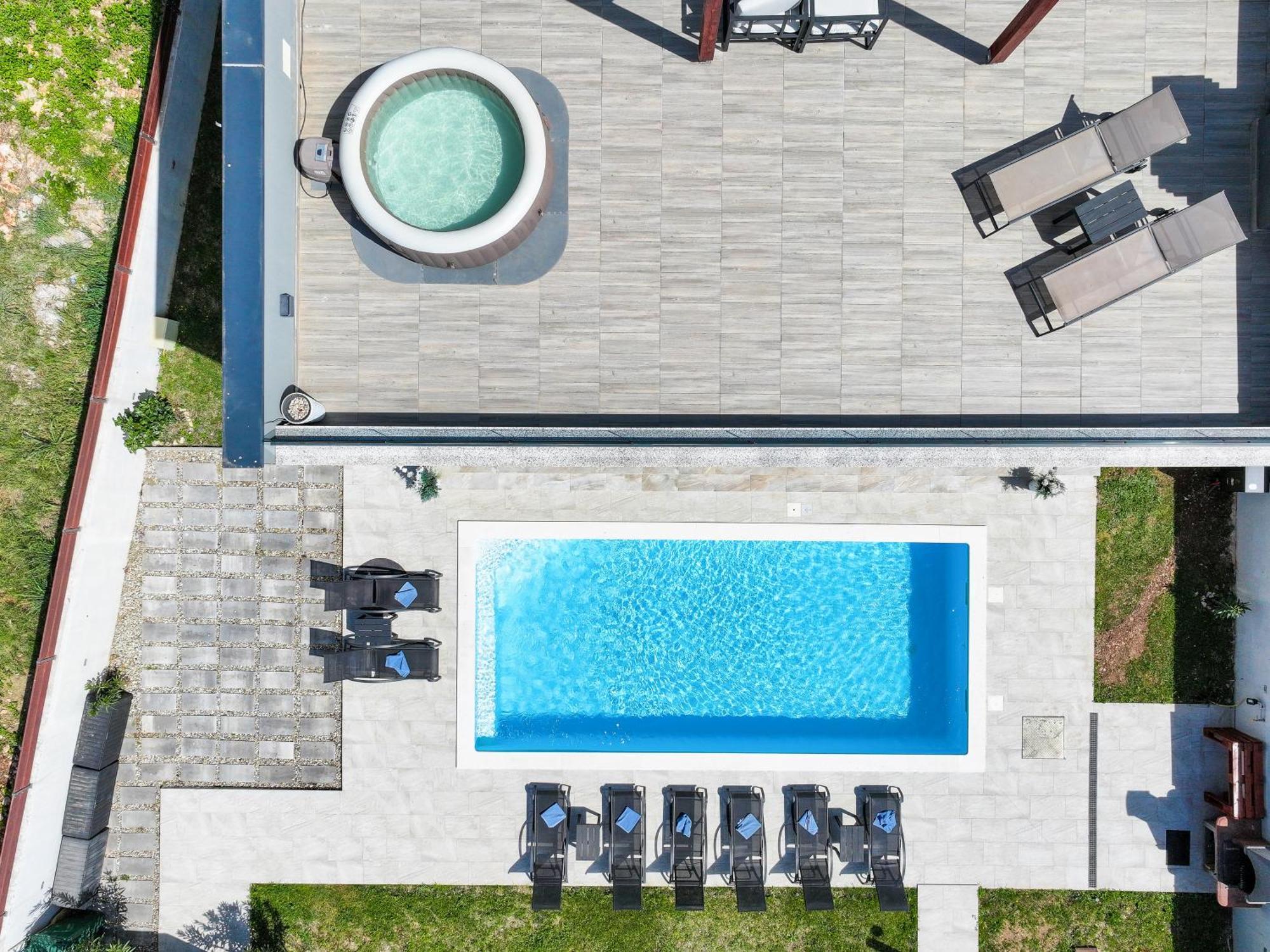 Villa Tia With Heated Pool & Jacuzzi Murvica  Buitenkant foto