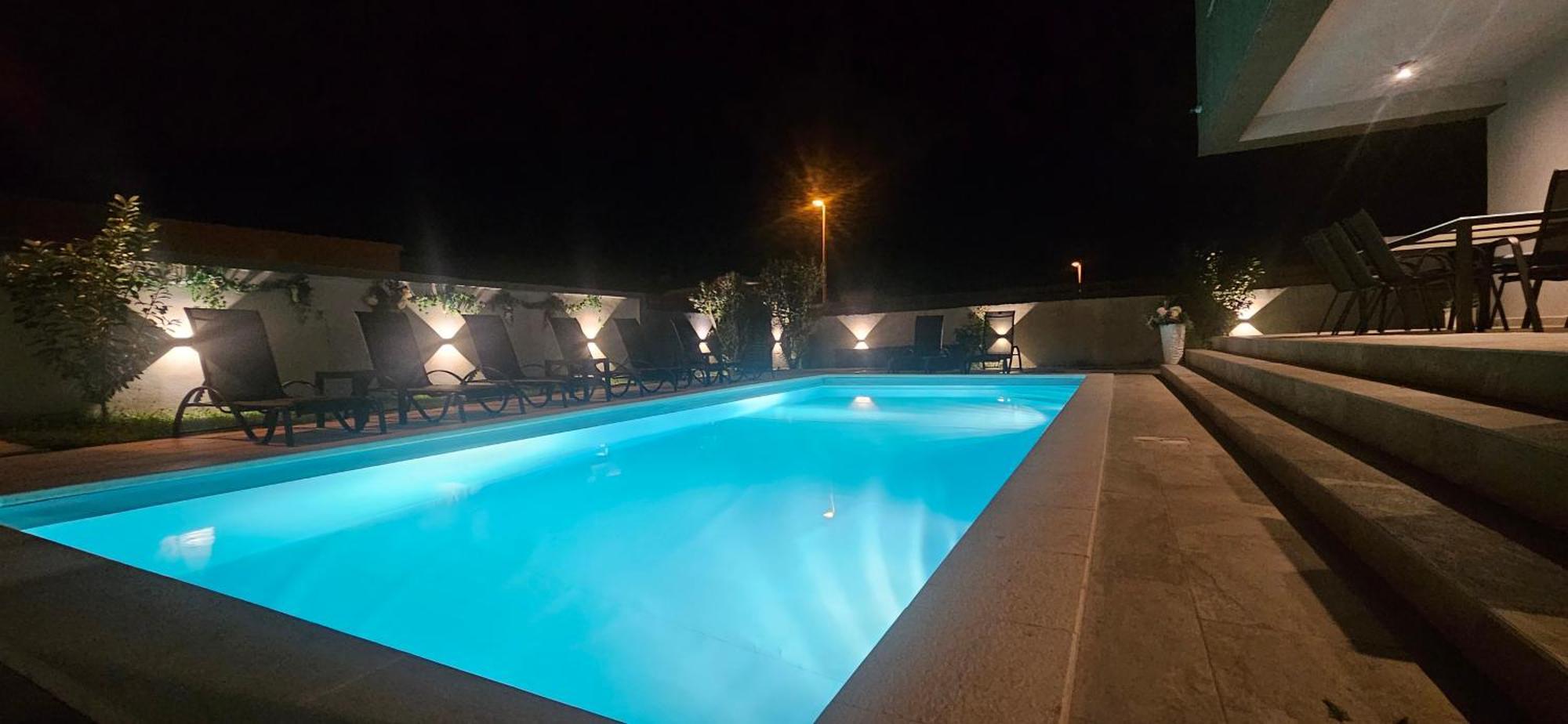 Villa Tia With Heated Pool & Jacuzzi Murvica  Buitenkant foto